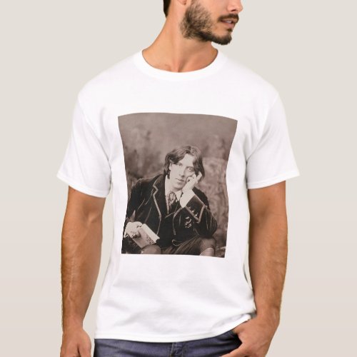 Portrait of Oscar Wilde 1854_1900 1882 bw pho T_Shirt