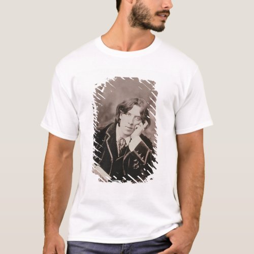 Portrait of Oscar Wilde 1854_1900 1882 bw pho T_Shirt