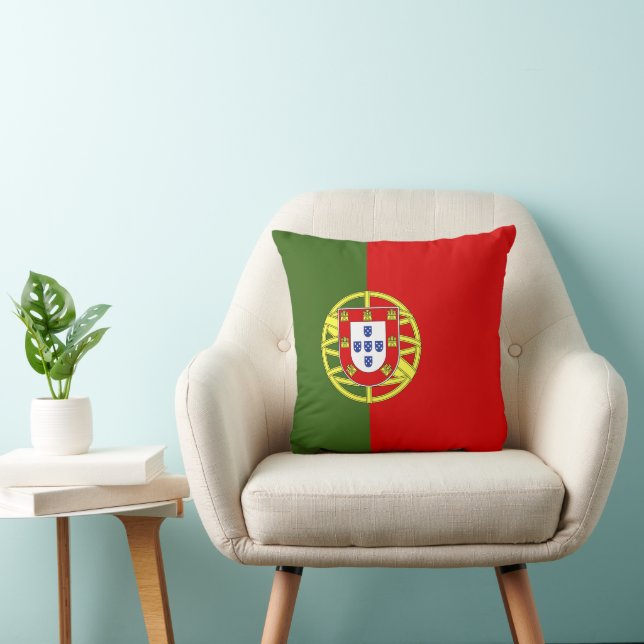 Portugal flag throw pillow (Chair)