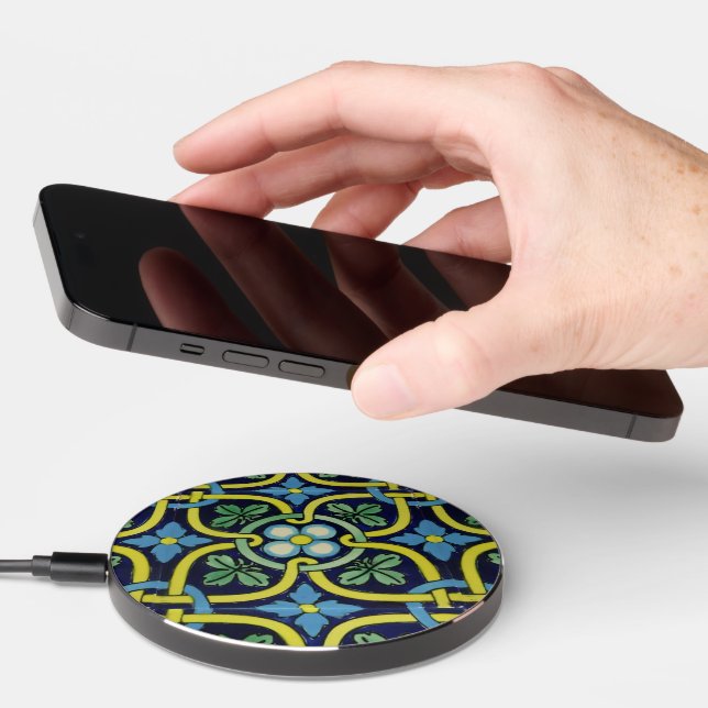 Portuguese designs  wireless charger  (Hand)