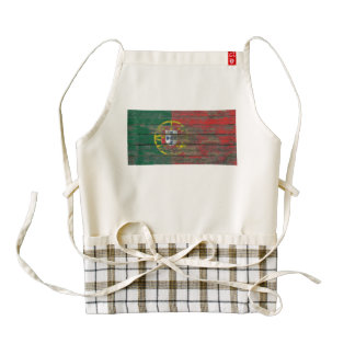 Portuguese Flag on Rough Wood Boards Effect Zazzle HEART Apron