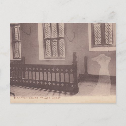 POSTCARD HAMPTON COURT PALACE GHOST JANE SEYMOUR