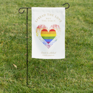 Póster Spread Love Pride Rainbow Heart LGBT Weddin Garden Flag
