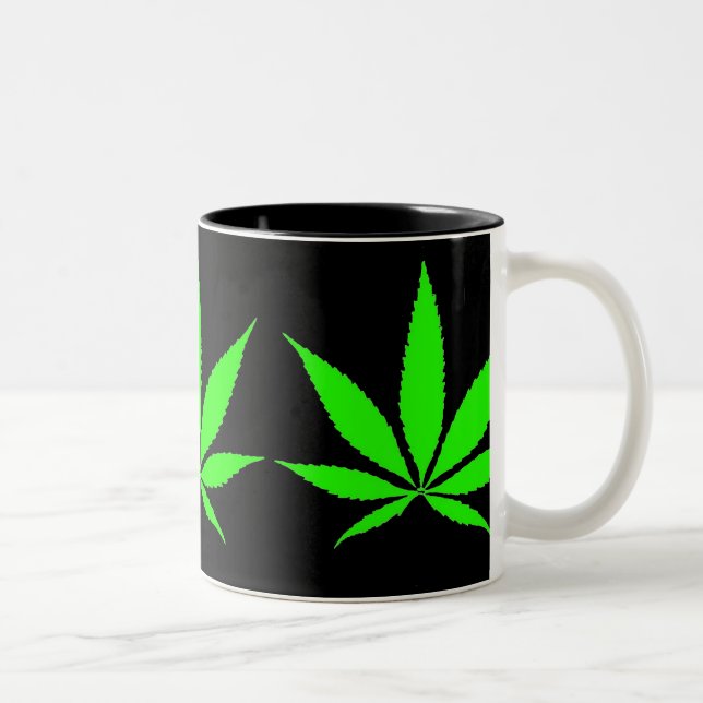 potleaf mug black (Right)