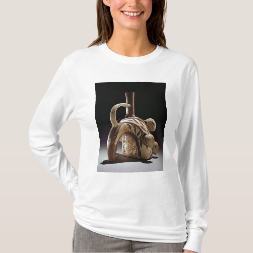 Pottery vessel of a frog climbing a cocoa tree T_Shirt