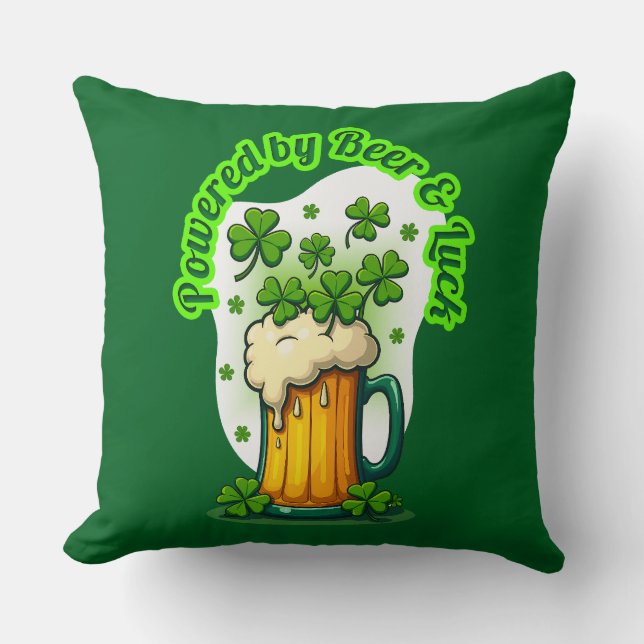 Powered by Beer St Patrick’s Day Shirt – almofada Throw Pillow (Front)