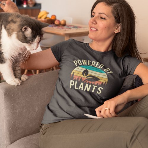 Powered by Plants Vegan Vegetarian Retro   T_Shirt