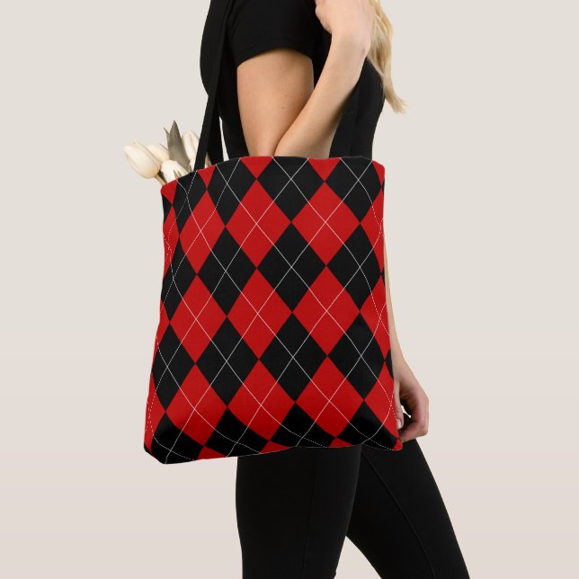 Preppy Argyle Tartan Diamond Plaid Red Black Tote Bag (Close Up)