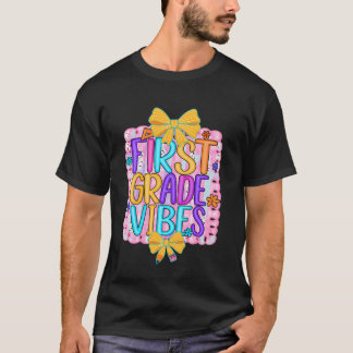 Preppy First Grade Vibes Back to School First Day  T-Shirt