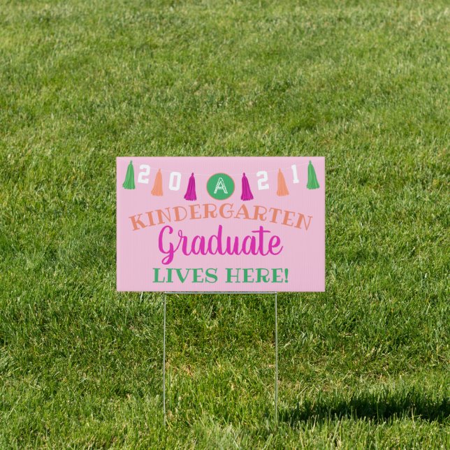 Preschool Kindergarten Graduate Yard Sign (Insitu)