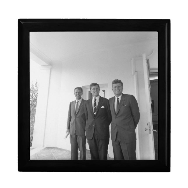 President John Kennedy & Brothers American Camelot Gift Box (Front)