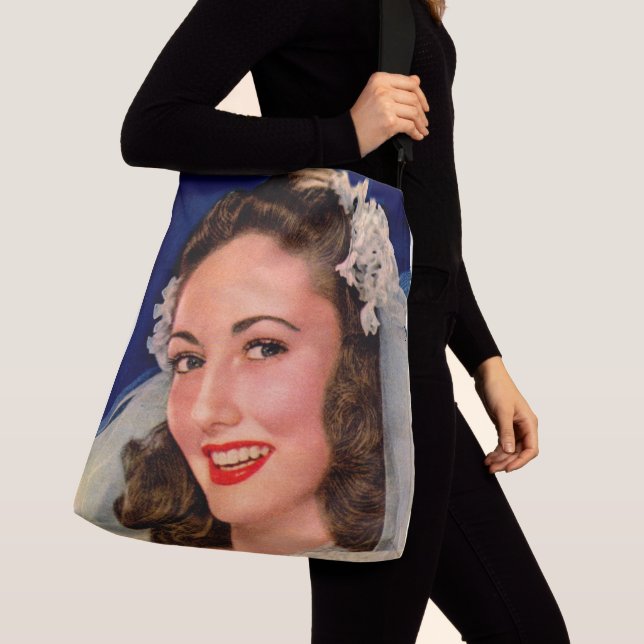 pretty 1940s bride crossbody bag (Close Up)