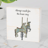 Pretty Merry Go Round Carousel Horses 