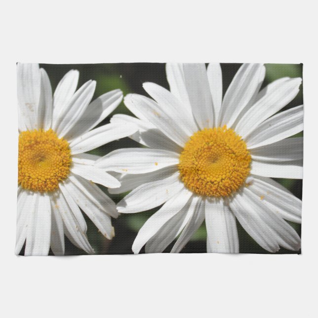 Pretty pure white daisy flowers towel (Horizontal)