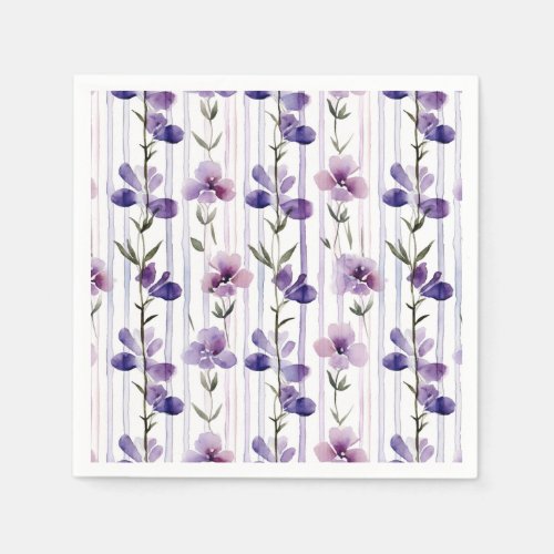 Pretty purple flowersl watercolor pattern napkins