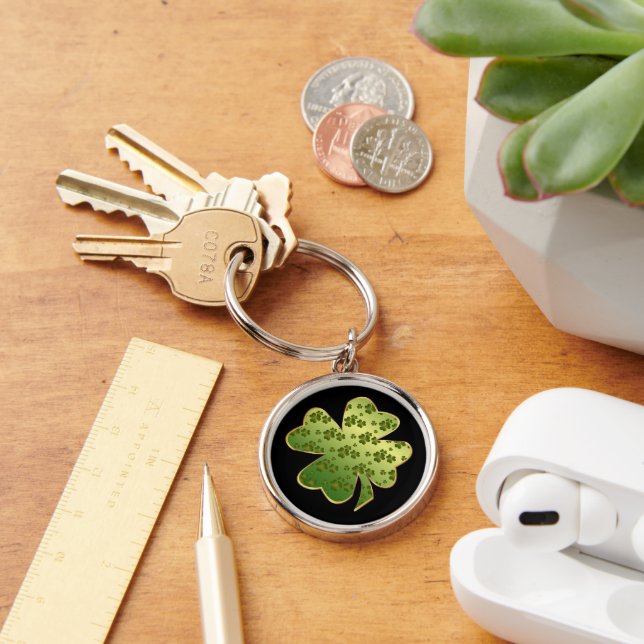 Pretty Shamrock Pattern Gold Border Keychain (Desk)