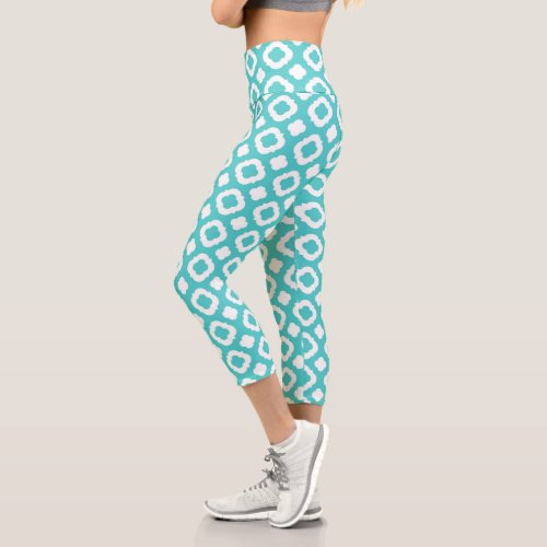 Pretty Summer Blue and White Pattern Capri Leggings