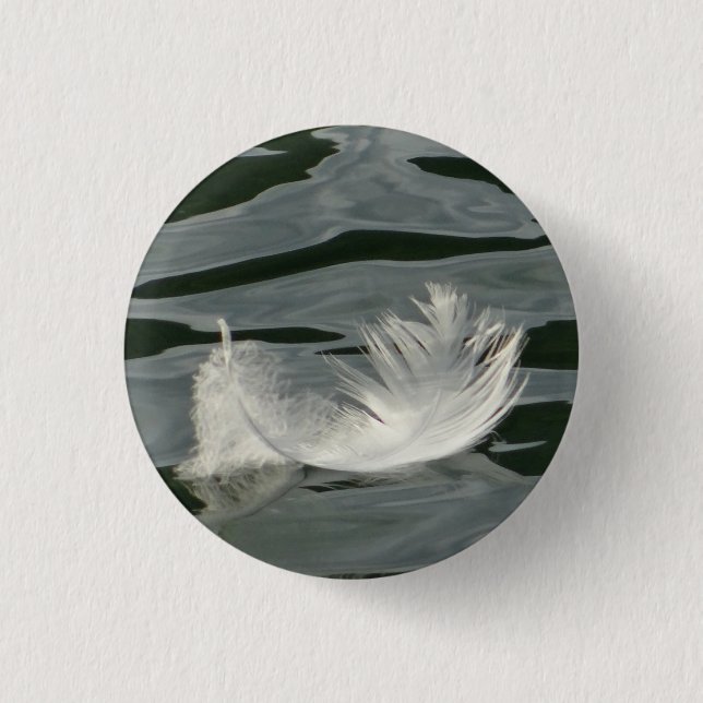 Pretty white feather button (Front)