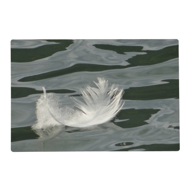 Pretty white feather placemat (Front)