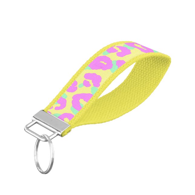 Pretty wristband | Bracelet Keychain (Angled Down)