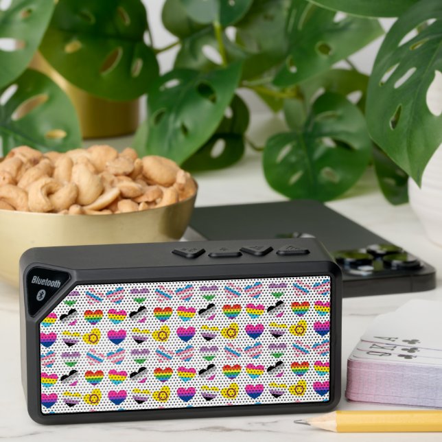 Pride Hearts Speaker (Insitu(Table))