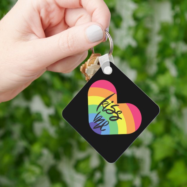 Pride- kiss me. love is fair.       keychain (Hand)