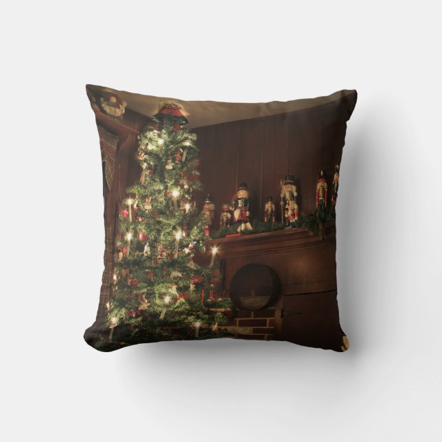 Primitive Colonial Country Christmas Holiday Throw Pillow (Front)