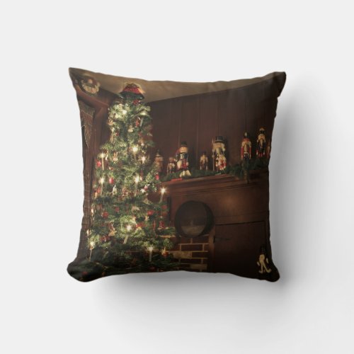 Primitive Colonial Country Christmas Holiday Throw Pillow