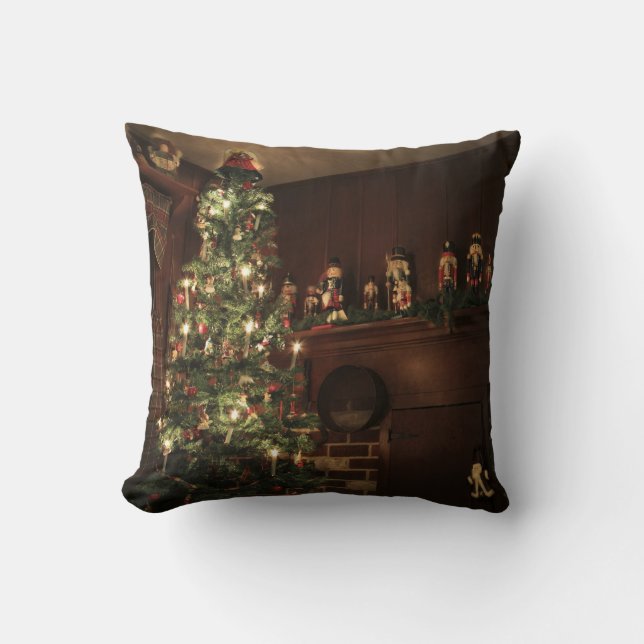Primitive Colonial Country Christmas Holiday Throw Pillow (Front)