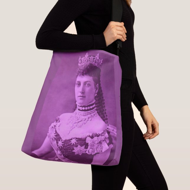 Princess Alexandra of Denmark in lavender Crossbody Bag (Close Up)