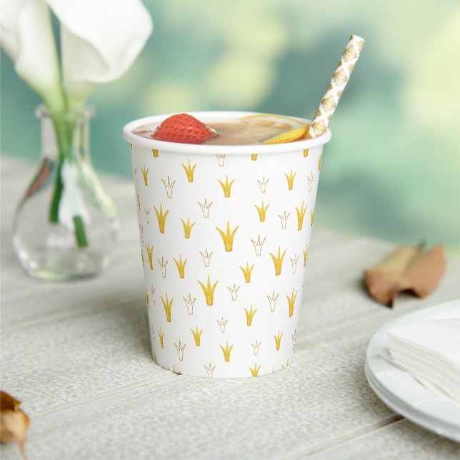 Princess Gold Crown Paper Cups (Insitu)