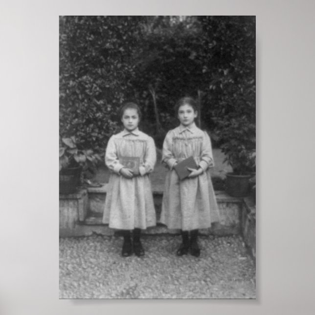 Private School in Istanbul Turkey Poster (Front)