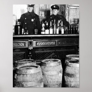 Prohibition - Speakeasy Police Raid Bootlegger - M Poster