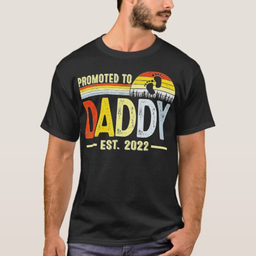 Promoted To Daddy 2022 First Time Fathers Day New  T_Shirt