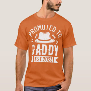 Promoted To Daddy Est 2023 First Time Fathers Day  T-Shirt