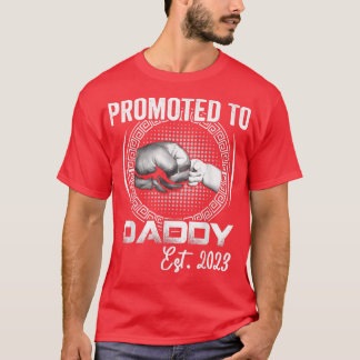 Promoted to Daddy Est 2023 Funny Pregnancy Announc T-Shirt