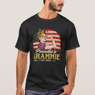 Promoted to Grammie Est 2022 Women Retro First Tim T-Shirt