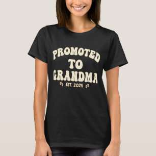 Promoted To Grandma Est. 2025 Personalized Grandma T-Shirt