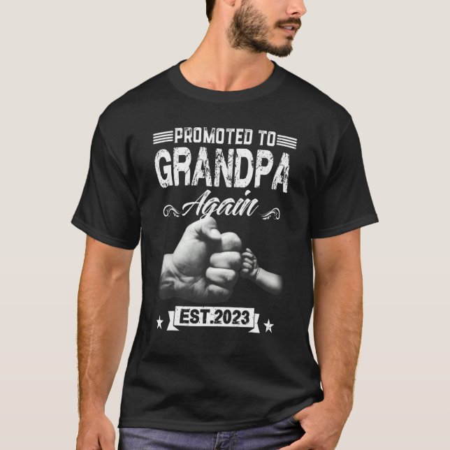 Promoted To Grandpa Again Est 2023 Pregnancy Annou T-Shirt (Front)