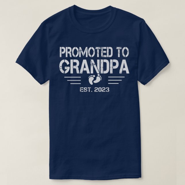 Promoted to Grandpa Est 2023  Retro Pregnancy Reve T-Shirt (Design Front)