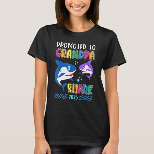 Promoted to Grandpa Shark 2023 First Time Grandpa  T_Shirt