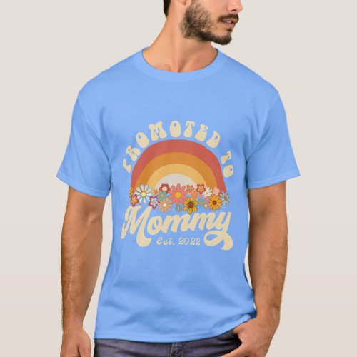 Promoted To Mommy 2022 Retro Design Pregnancy Anno T_Shirt