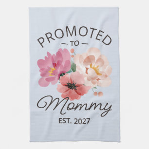 Promoted To Mommy Est 2027 New Mom Announcement VI Kitchen Towel