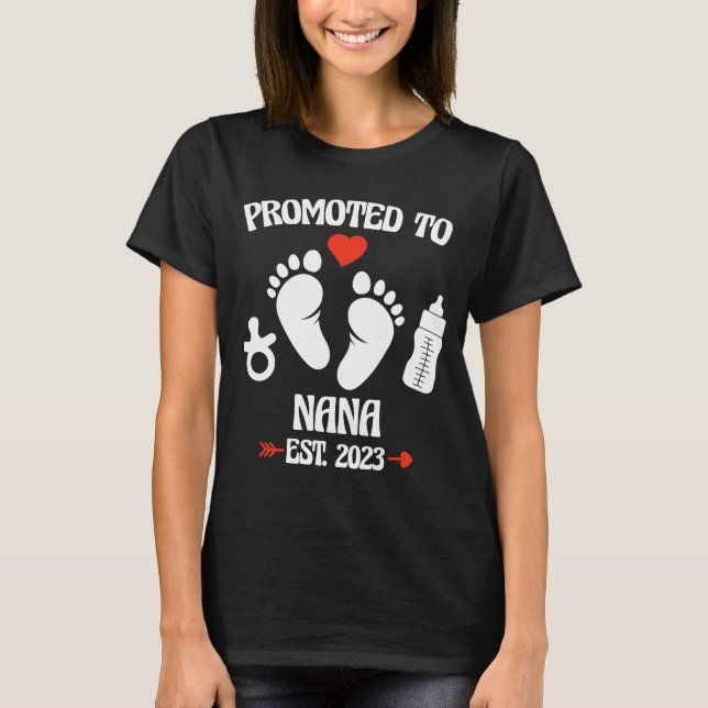 Promoted To Nana 2023 First Time New Grandma Pregn T-Shirt (Front)