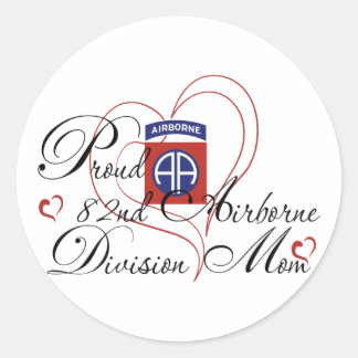 Proud 82nd Airborne Mom Heart Classic Round Sticker