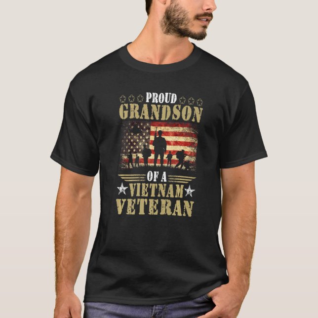 Proud Grandson Of A Vietnam War Veteran Veterans D T-Shirt (Front)