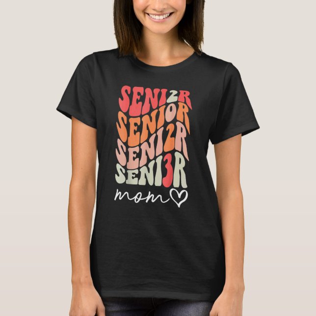 proud mom cute heart Graduate Senior 2023 T-Shirt (Front)