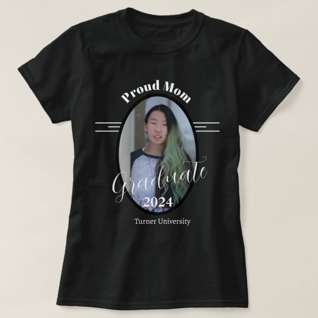  Proud Mom Modern Black and White Photo Graduate T-Shirt (Design Front)