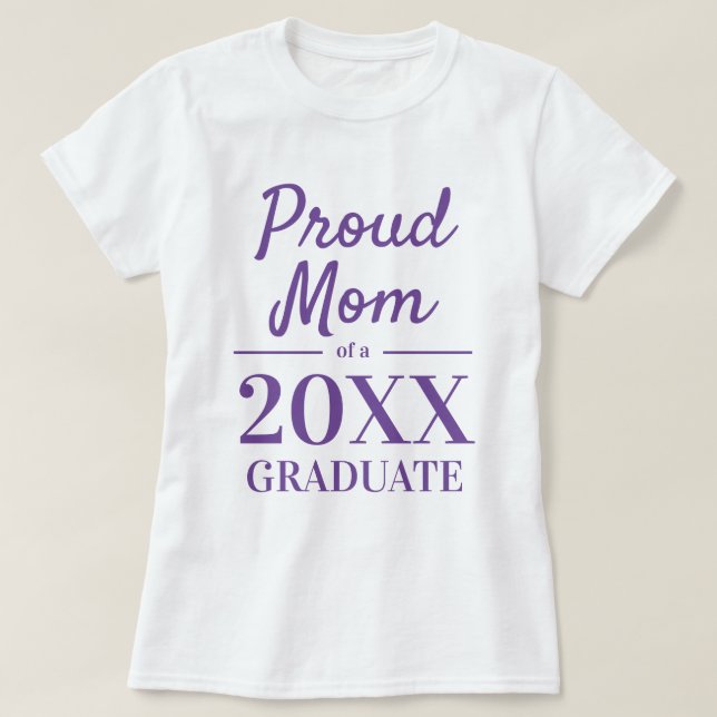 Proud mom of a 2022 graduate elegant typography T-Shirt (Design Front)
