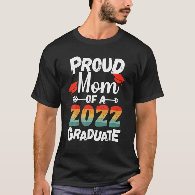 Proud Mom Of A 2022 Graduate Retro Sunglasses Seni T-Shirt (Front)